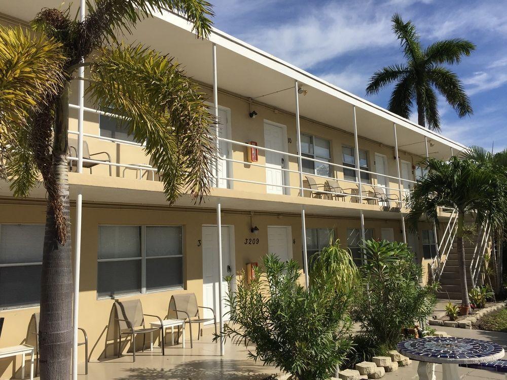 Pelican By The Sea Motel Pompano Beach Bagian luar foto